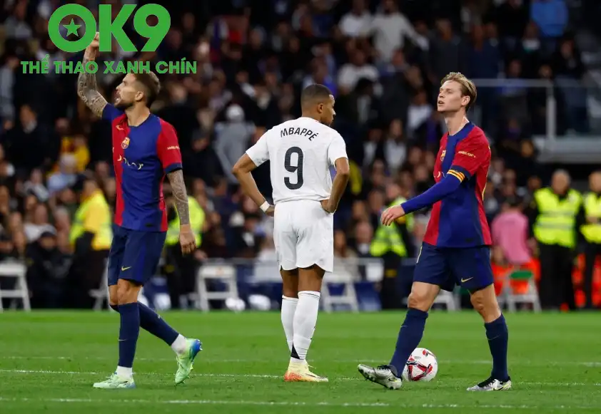 Hai trận thua thảm trước Barca chỉ ra vấn đề của Real Madrid về mặt lối chơi. (Nguồn: Twitter) Hai trận thua thảm trước Barca chỉ ra vấn đề của Real Madrid về mặt lối chơi. (Nguồn: Twitter)